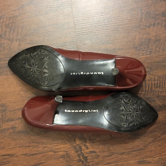 Maroon Pumps - Picture 3 of 4